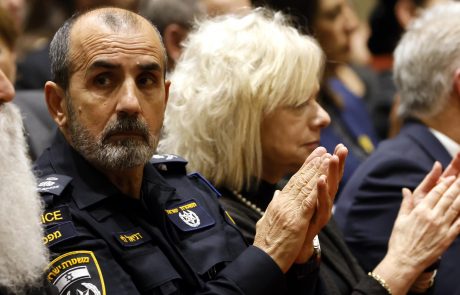 התנגדות לקידום סנ"צ פולק שתקף מפגינים